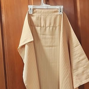 2 Pretty curtain panels